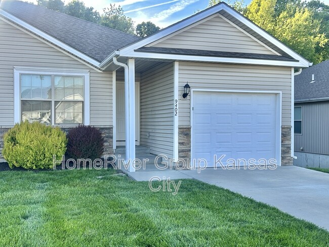 9402 N Robinhood Ave in Kansas City, MO - Building Photo - Building Photo