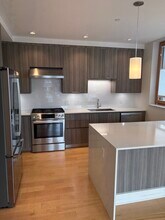 240 Salem St, Unit 3C in Medford, MA - Building Photo - Building Photo