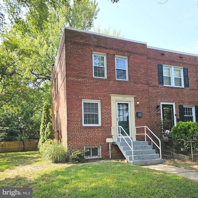 129 E Linden St