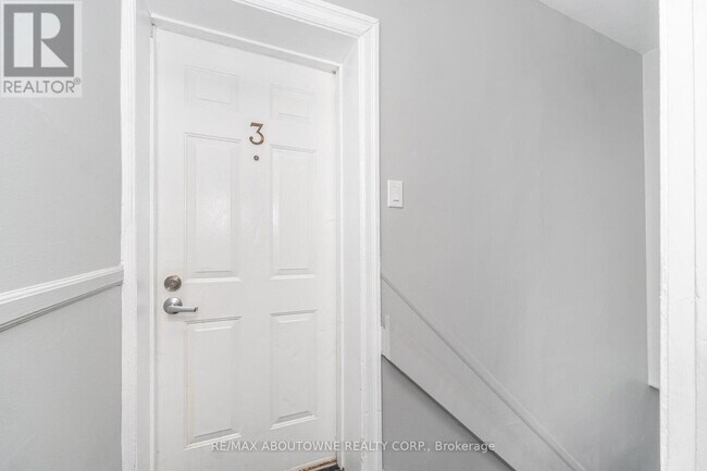 486 Holtby Ave in Burlington, ON - Building Photo - Building Photo