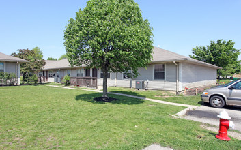 Creekbend Apartments in Columbus, OH - Building Photo - Building Photo