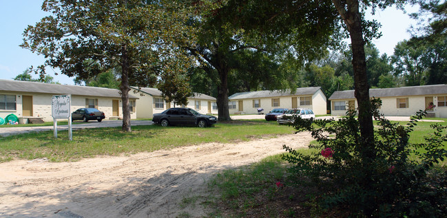 201 Marquette Ave in Valparaiso, FL - Foto de edificio - Building Photo