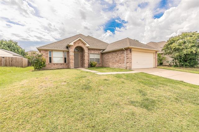 7404 Rochester Ln in Arlington, TX - Building Photo