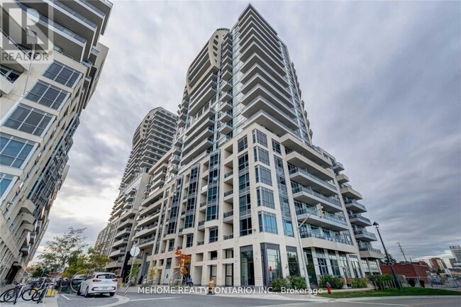 9205-9205 Yonge St in Richmond Hill, ON - Building Photo - Building Photo