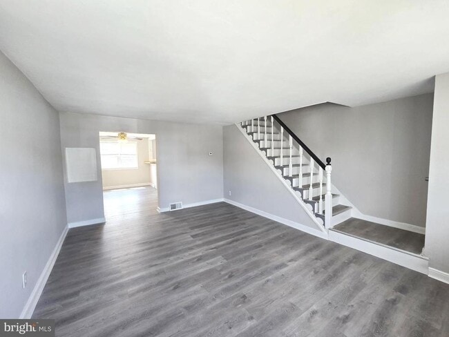 5860 Oxford Ave in Philadelphia, PA - Building Photo - Building Photo