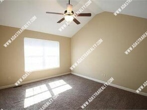 13763 Post Oak Ln in Platte City, MO - Building Photo - Building Photo