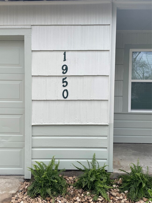 property at 1950 Ridgemore Dr