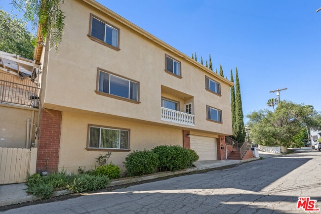 property at 3962 Oakfield Dr