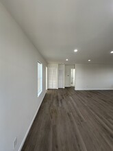 2530 Piedmont Ave, Unit B in Montrose, CA - Building Photo - Building Photo