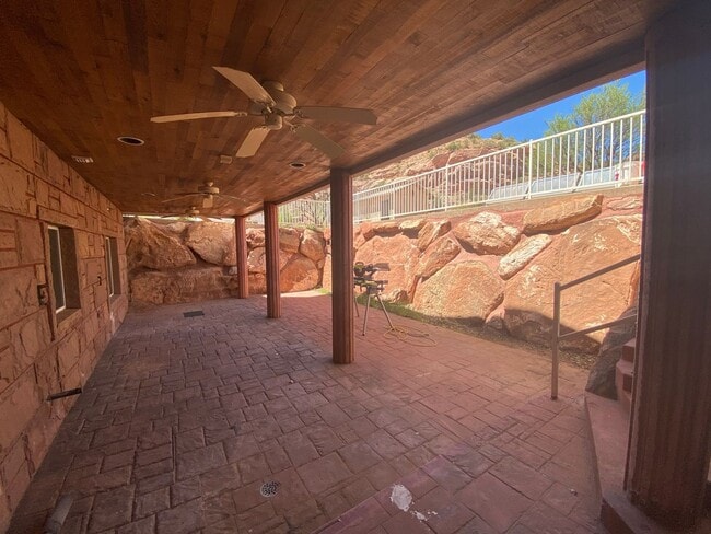1045 Canyon St in Hildale, UT - Building Photo - Building Photo