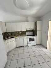 7684 NW 180th Ter in Hialeah, FL - Building Photo - Building Photo