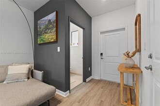 403 NE 212th St in North Miami Beach, FL - Building Photo - Building Photo