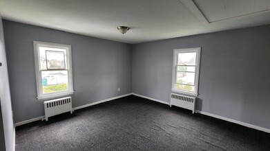 2338 Elmwood Ave, Unit Upstairs studio in Buffalo, NY - Building Photo - Building Photo