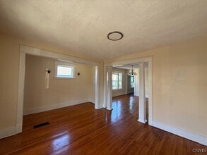 1637 Neilson St in Utica, NY - Building Photo - Building Photo