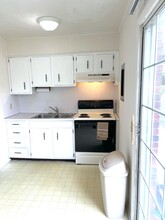 3812 Memorial Blvd, Unit 5 in Kingsport, TN - Building Photo - Building Photo