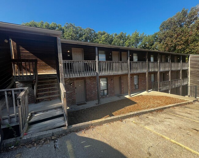Lakeside Apartments in Jefferson City, MO - Building Photo - Interior Photo