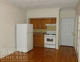 2733 N Milwaukee Ave, Unit S in Chicago, IL - Building Photo - Building Photo