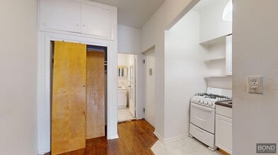 227 E 11th St in New York, NY - Building Photo - Building Photo