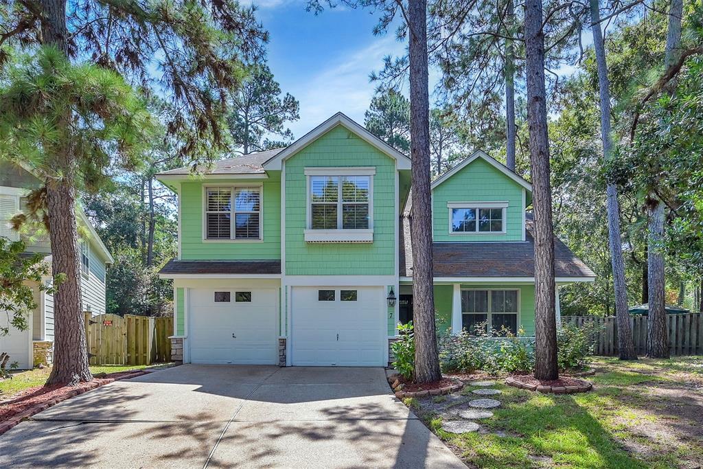 7 E Gaslight Pl in Spring, TX - Building Photo