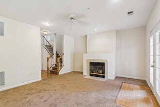 13404 Fountain Club Dr in Germantown, MD - Building Photo - Building Photo