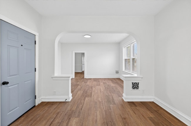 5803 S Kings Highway Blvd in St. Louis, MO - Foto de edificio - Building Photo