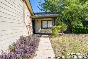5567 Kissing Oak St in San Antonio, TX - Building Photo - Building Photo