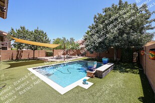 7045 S Legend Dr in Gilbert, AZ - Building Photo