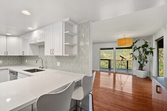 2843 Lambert Dr in Los Angeles, CA - Foto de edificio - Building Photo