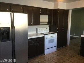 4045 S Spitze Dr in Las Vegas, NV - Building Photo - Building Photo