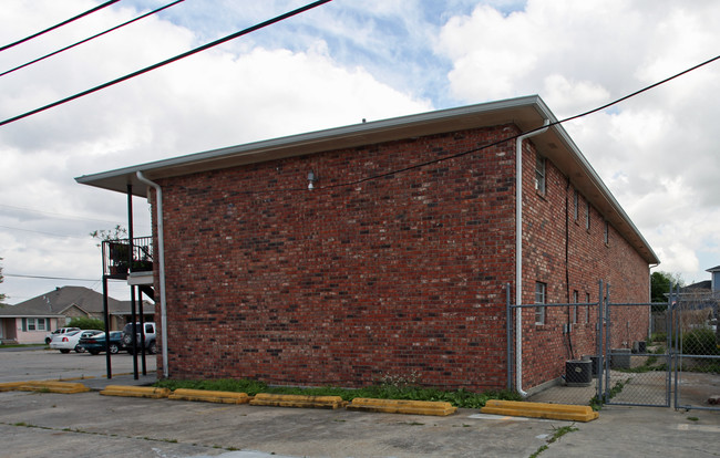 1135 Avenue E in Westwego, LA - Building Photo - Building Photo