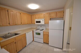 262 Main St, Unit 44 in Watertown, MA - Building Photo