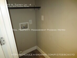2749 W Tuckey Ln-Unit -4 in Phoenix, AZ - Building Photo - Building Photo
