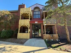 1360 Brook St in St. Charles, IL - Building Photo