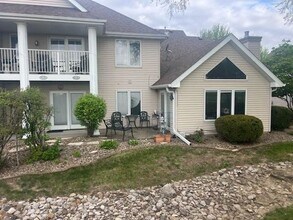 612 Bos Landen Dr in Pella, IA - Building Photo - Building Photo