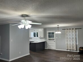 609 Catawba Cir N in Matthews, NC - Building Photo - Building Photo