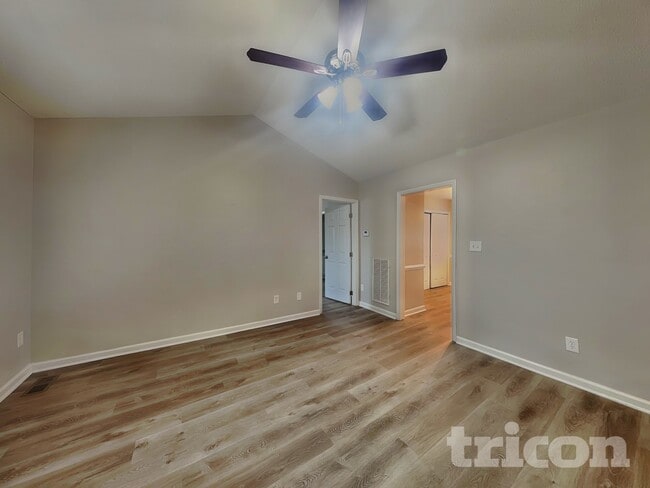 624 Convexa Ct, Unit 204 in Wendell, NC - Foto de edificio - Building Photo