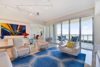 5050 N Ocean Dr in Riviera Beach, FL - Building Photo - Building Photo