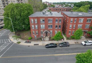 550 Main St in Malden, MA - Building Photo - Building Photo
