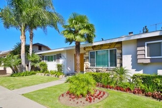Downey in Downey, CA - Foto de edificio - Building Photo