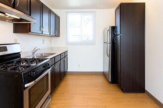 Liberty Village Apartments in Richmond, CA - Building Photo - Building Photo