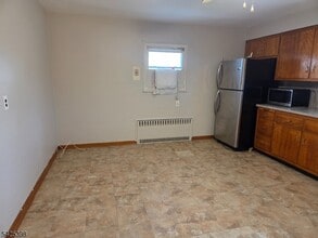 144 Raphael Rd in Totowa, NJ - Building Photo - Building Photo