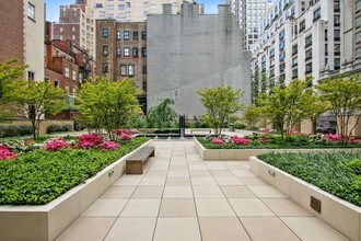 800 Fifth Ave in New York, NY - Building Photo - Building Photo