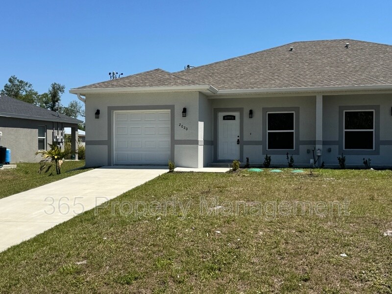 2020 Dorion St in Port Charlotte, FL - Building Photo