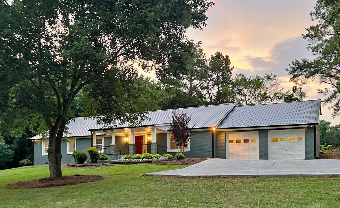910 Crowe Springs Spur NW in Adairsville, GA - Building Photo