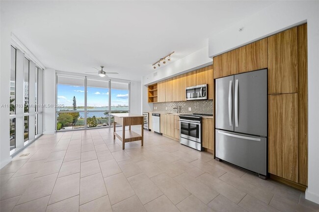 property at 2150 N Bayshore Dr