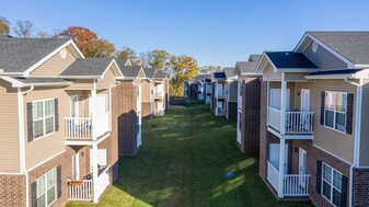 Grande Haven Villas in Bowling Green, KY - Building Photo