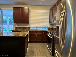 213 Summer Palace Way in Las Vegas, NV - Building Photo - Building Photo