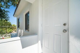 3637 SW 16th St in Miami, FL - Building Photo - Building Photo