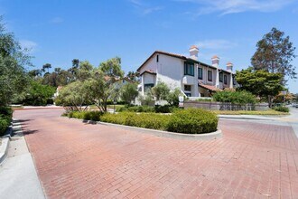 1439 Summit Dr in Chula Vista, CA - Building Photo - Building Photo