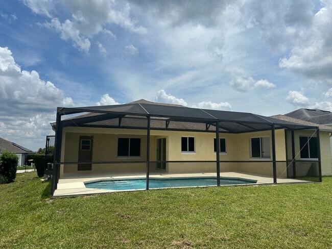 property at 838 Hillcrest Dr